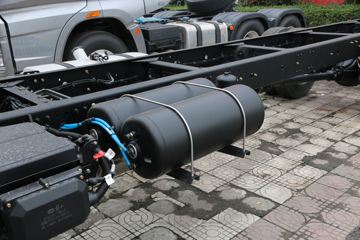 һ����� J6L�п� ������ 220���� 4X2 7.7����ʽ�ػ���(����)(CA5180XXYP62K1L5E6)ͼƬ