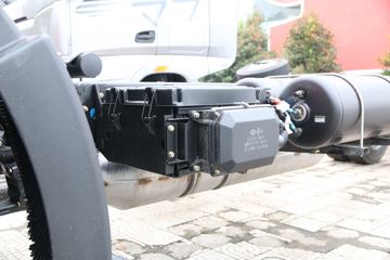 һ����� J6L�п� ������ 220���� 4X2 7.7����ʽ�ػ���(����)(CA5180XXYP62K1L5E6)ͼƬ