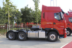 东风柳汽 乘龙H7重卡 陆航版 600马力 6X4 AMT自动挡牵引车(后桥440)(LZ4252H7DC1)