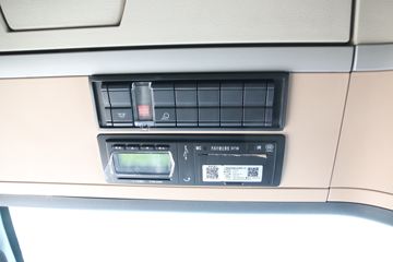 й HOWO TH7ؿ 460 6X4 ǣ()(ZZ4257V324HF1B)ͼƬ