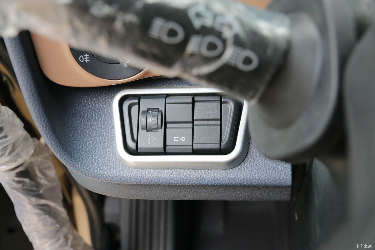 �й����� HOWO TH7�ؿ� 460���� 6X4 ǣ����(����)(ZZ4257V324HF1B)��ʻ��                                               