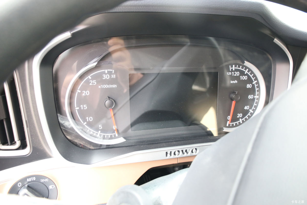 �й����� HOWO TH7�ؿ� 460���� 6X4 ǣ����(����)(ZZ4257V324HF1B)��ʻ��                                               