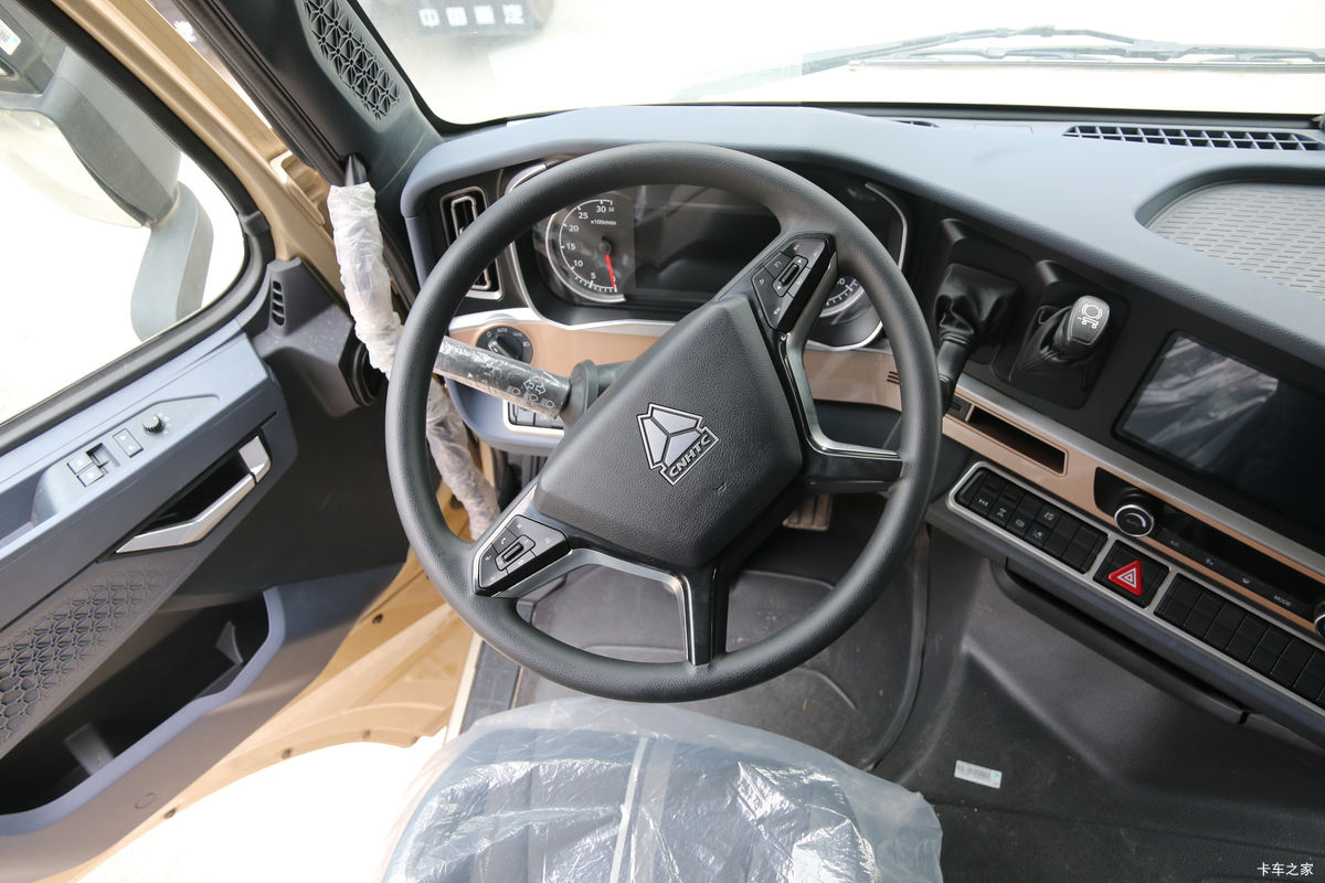 �й����� HOWO TH7�ؿ� 460���� 6X4 ǣ����(����)(ZZ4257V324HF1B)��ʻ��                                               