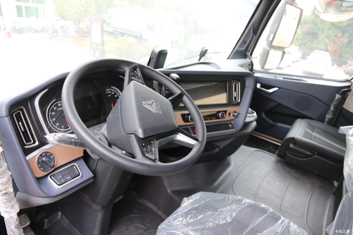 �й����� HOWO TH7�ؿ� 460���� 6X4 ǣ����(����)(ZZ4257V324HF1B)��ʻ��                                               