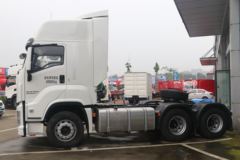 庆铃 五十铃巨咖VC66 520马力 6X4 牵引车(国六)