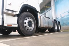庆铃 五十铃巨咖VC66 520马力 6X4 牵引车(国六)