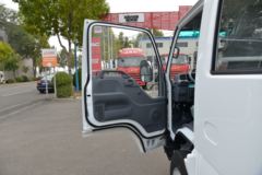 庆铃 五十铃100P 120马力 3.235米双排栏板轻卡(国六)(白色)(QL1043BUHW)