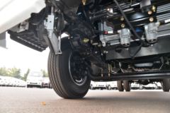 庆铃 五十铃100P 120马力 3.235米双排栏板轻卡(国六)(白色)(QL1043BUHW)