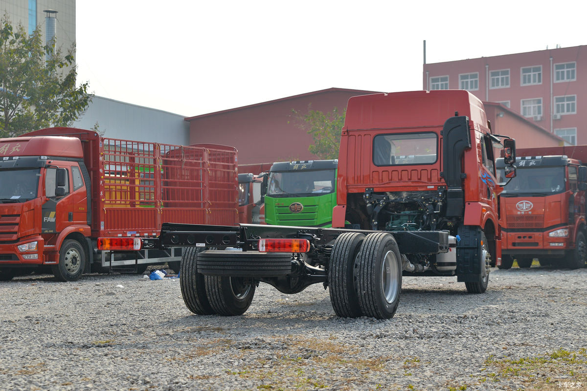 �ൺ��� ��VH 2.0�� 250���� 4X2 6.75�ײ�դʽ�ػ���(����)(��ʿ��10��)(CA5180CCYPK2L2E6A80)���                                                