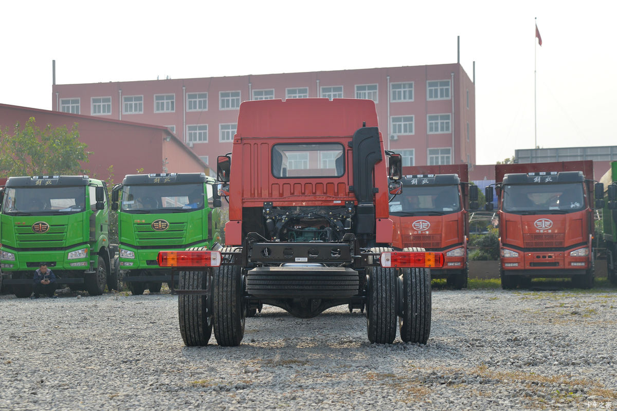 �ൺ��� ��VH 2.0�� 250���� 4X2 6.75�ײ�դʽ�ػ���(����)(��ʿ��10��)(CA5180CCYPK2L2E6A80)���                                                