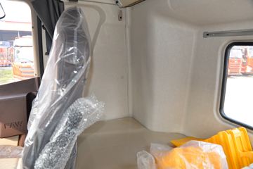 �ൺ��� JH6�ؿ� ׿Խ��2.0 430���� 6X4Σ��Ʒǣ����(һ��12��)(CA4255P26K2T1E6A80)ͼƬ