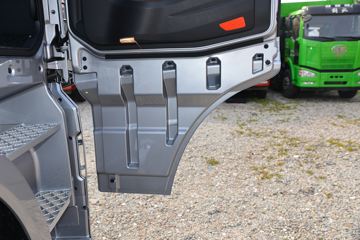 һ����� J7�ؿ� 560���� 6X4 AMT�Զ���ǣ����(����)(CA4250P77K25T1E6)ͼƬ