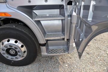 һ����� J7�ؿ� 560���� 6X4 AMT�Զ���ǣ����(����)(CA4250P77K25T1E6)ͼƬ