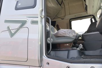 һ����� J7�ؿ� 560���� 6X4 AMT�Զ���ǣ����(����)(CA4250P77K25T1E6)ͼƬ