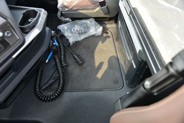 һ����� J7�ؿ� 560���� 6X4 AMT�Զ���ǣ����(����)(CA4250P77K25T1E6)ͼƬ