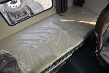 һ����� J7�ؿ� 560���� 6X4 AMT�Զ���ǣ����(����)(CA4250P77K25T1E6)ͼƬ