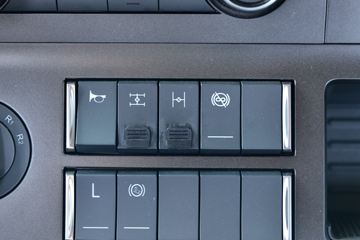 һ����� J7�ؿ� 560���� 6X4 AMT�Զ���ǣ����(����)(CA4250P77K25T1E6)ͼƬ