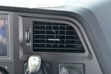 һ����� J7�ؿ� 560���� 6X4 AMT�Զ���ǣ����(����)(CA4250P77K25T1E6)ͼƬ