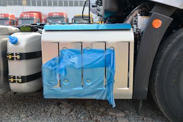 һ����� J7�ؿ� 560���� 6X4 AMT�Զ���ǣ����(����)(CA4250P77K25T1E6)ͼƬ