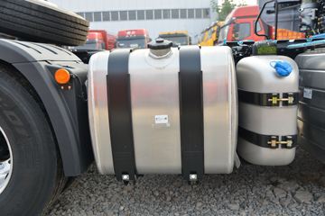 һ����� J7�ؿ� 560���� 6X4 AMT�Զ���ǣ����(����)(CA4250P77K25T1E6)ͼƬ