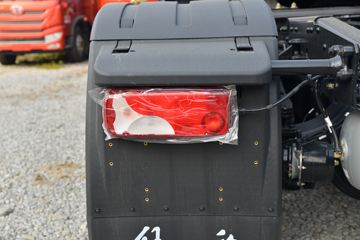 һ����� J7�ؿ� 560���� 6X4 AMT�Զ���ǣ����(����)(CA4250P77K25T1E6)ͼƬ