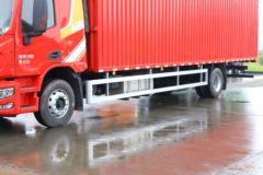 上汽红岩 杰豹H6 240马力 4X2 9.6米厢式载货车(CQ5187XXYEY05711J) 上汽红岩 杰豹H6 240马力 4X2 9.6米厢式载货车(CQ5187XXYEY05711J)