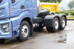 上汽红岩 杰狮H6e 500马力 6X4 LNG牵引车(国六)(车联网)(CQ4257SD13384T)