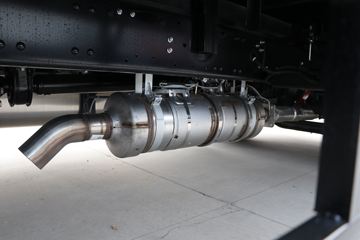 ���� �����A5L�п� 220���� 4X2 10����ʽ�ػ���ͼƬ