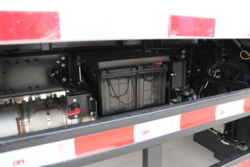 ���� �����A5L�п� 220���� 4X2 10����ʽ�ػ���ͼƬ