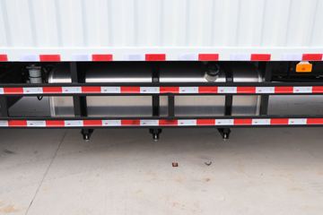 ���� �����A5L�п� 220���� 4X2 10����ʽ�ػ���ͼƬ