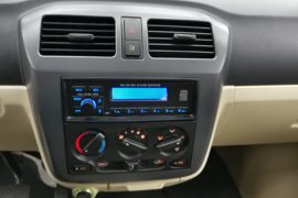 电牛2号&nbsp;电动封闭厢货驾驶室图片