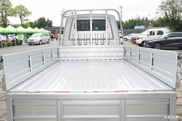 金杯金卡S32————载人载货沉稳可靠