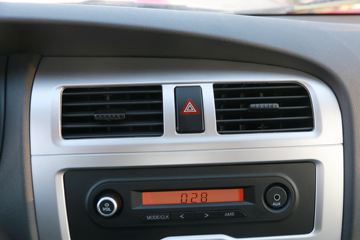 �������� �ǿ�L2ϵ 1.6L ��׼�� 122���� ���� 3.21�׵�������΢��(����)ͼƬ