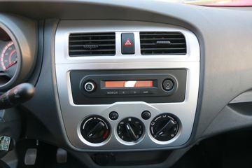 �������� �ǿ�L2ϵ 1.6L ��׼�� 122���� ���� 3.21�׵�������΢��(����)ͼƬ