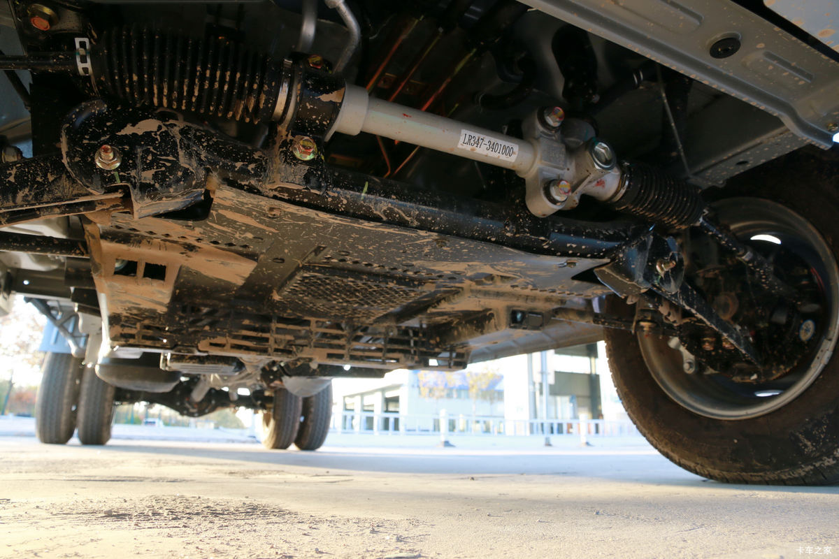 星卡L系载货车底盘图片