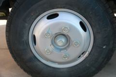 庆铃 五十铃KV100 120马力 4.13米单排厢式轻卡(国六)(QL5048XXYBUHA)