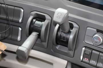 �й����� HOWO Max�ؿ� 480���� 6X4ǣ����(����)(����12��)(ZZ4257V344KF1)ͼƬ