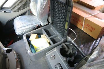 һ����� J6P�ؿ� �ʻݰ�2.0? �±����� 460���� 6X4ǣ����(CA4250P66K25T1E6)ͼƬ