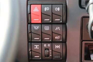 һ����� J6P�ؿ� �ʻݰ�2.0? �±����� 460���� 6X4ǣ����(CA4250P66K25T1E6)ͼƬ