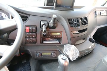 һ����� J6P�ؿ� �ʻݰ�2.0? �±����� 460���� 6X4ǣ����(CA4250P66K25T1E6)ͼƬ