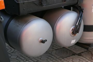 һ����� J6P�ؿ� �ʻݰ�2.0? �±����� 460���� 6X4ǣ����(CA4250P66K25T1E6)ͼƬ