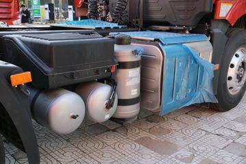 һ����� J6P�ؿ� �ʻݰ�2.0? �±����� 460���� 6X4ǣ����(CA4250P66K25T1E6)ͼƬ