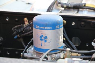 һ����� J6P�ؿ� �ʻݰ�2.0? �±����� 460���� 6X4ǣ����(CA4250P66K25T1E6)ͼƬ