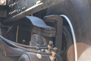 һ����� J6P�ؿ� �ʻݰ�2.0? �±����� 460���� 6X4ǣ����(CA4250P66K25T1E6)ͼƬ