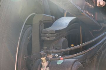 һ����� J6P�ؿ� �ʻݰ�2.0? �±����� 460���� 6X4ǣ����(CA4250P66K25T1E6)ͼƬ