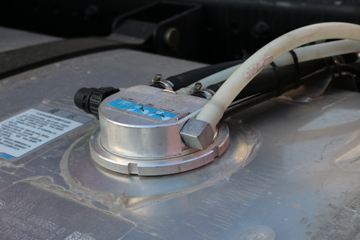 һ����� J6P�ؿ� �ʻݰ�2.0? �±����� 460���� 6X4ǣ����(CA4250P66K25T1E6)ͼƬ