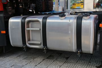 һ����� J6P�ؿ� �ʻݰ�2.0? �±����� 460���� 6X4ǣ����(CA4250P66K25T1E6)ͼƬ