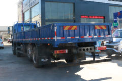 福田 时代领航ES7 270马力 8X2 8米栏板载货车(BJ1314VPPHC-01)