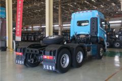 大运 V7重卡 460马力 6X4牵引车(国六)(松石蓝)(CGC4251D6ECBP)