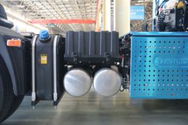 大运V7&nbsp;牵引车底盘                                                图片